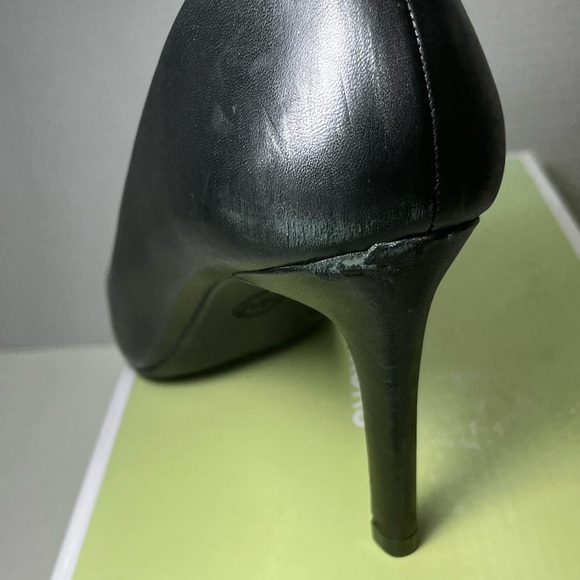 pointed toe pumps - Picture 5 of 6